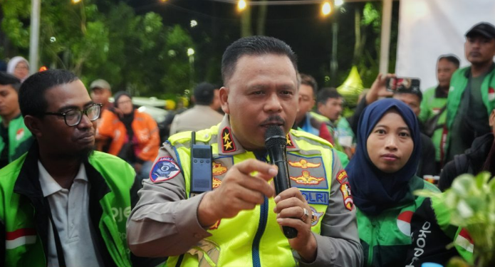Kakorlantas Polri Kunjungi Warkop Ojol Kamtibmas Surabaya, Perkuat Silaturahmi dengan Driver Online