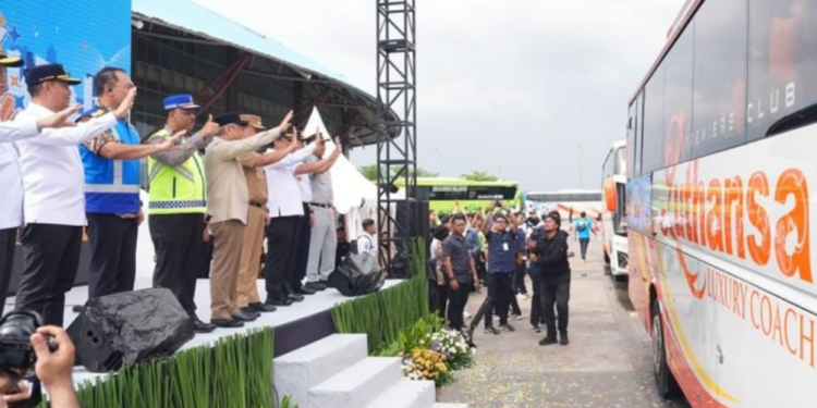 Korlantas Polri Dampingi Pelepasan Mudik Gratis Natal 2025 dan Tahun Baru 2026