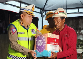 Korlantas Polri Salurkan Bantuan dan Kendaraan Operasional bagi Korban Bencana di Sumatera Barat