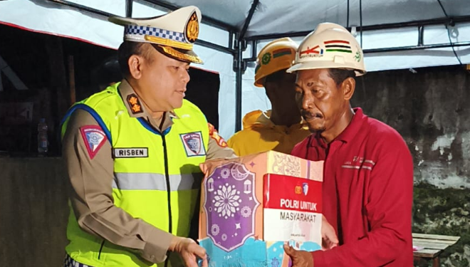 Korlantas Polri Salurkan Bantuan dan Kendaraan Operasional bagi Korban Bencana di Sumatera Barat
